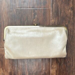 Hobo Lauren Wallet In Cream/Gold